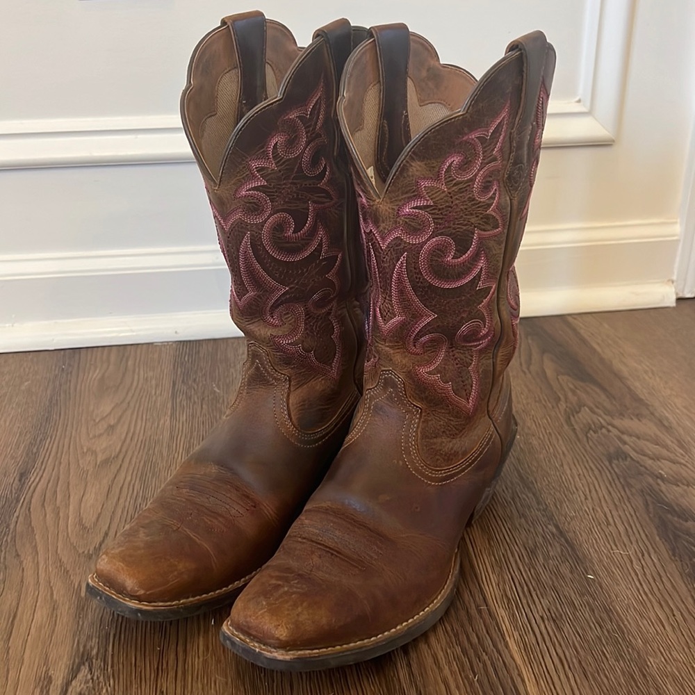 Ariat Womens Round Up Square Toe Western Boot / Size 7.5